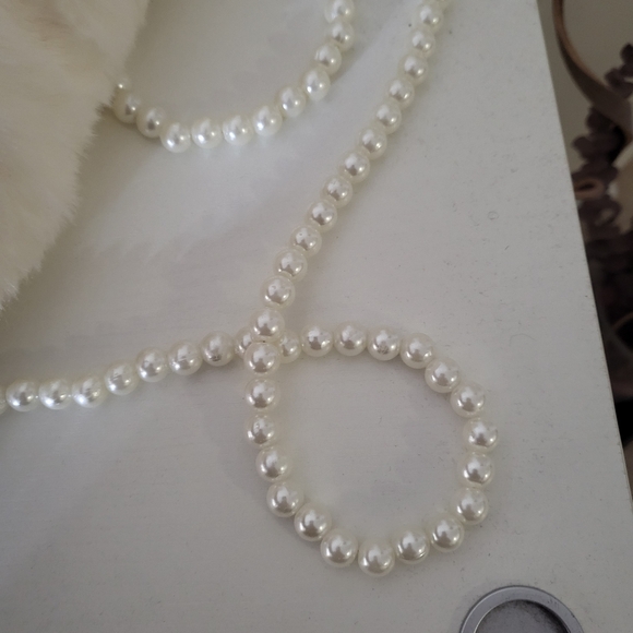 Chic Fur Crossbody Stylist Bag - Picture 3 of 5